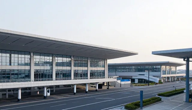 广西网站建设公司:自主搭建与外包开发的取舍比较